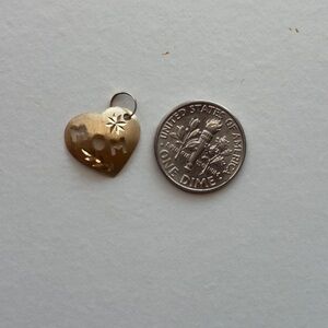 Vintage Gold Heart 'Mom' Pendant 14k
